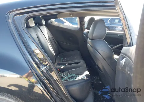 2015 Hyundai Veloster Turbo z USA, uszkodzony, nr VIN KMHTC6AE0FU235058